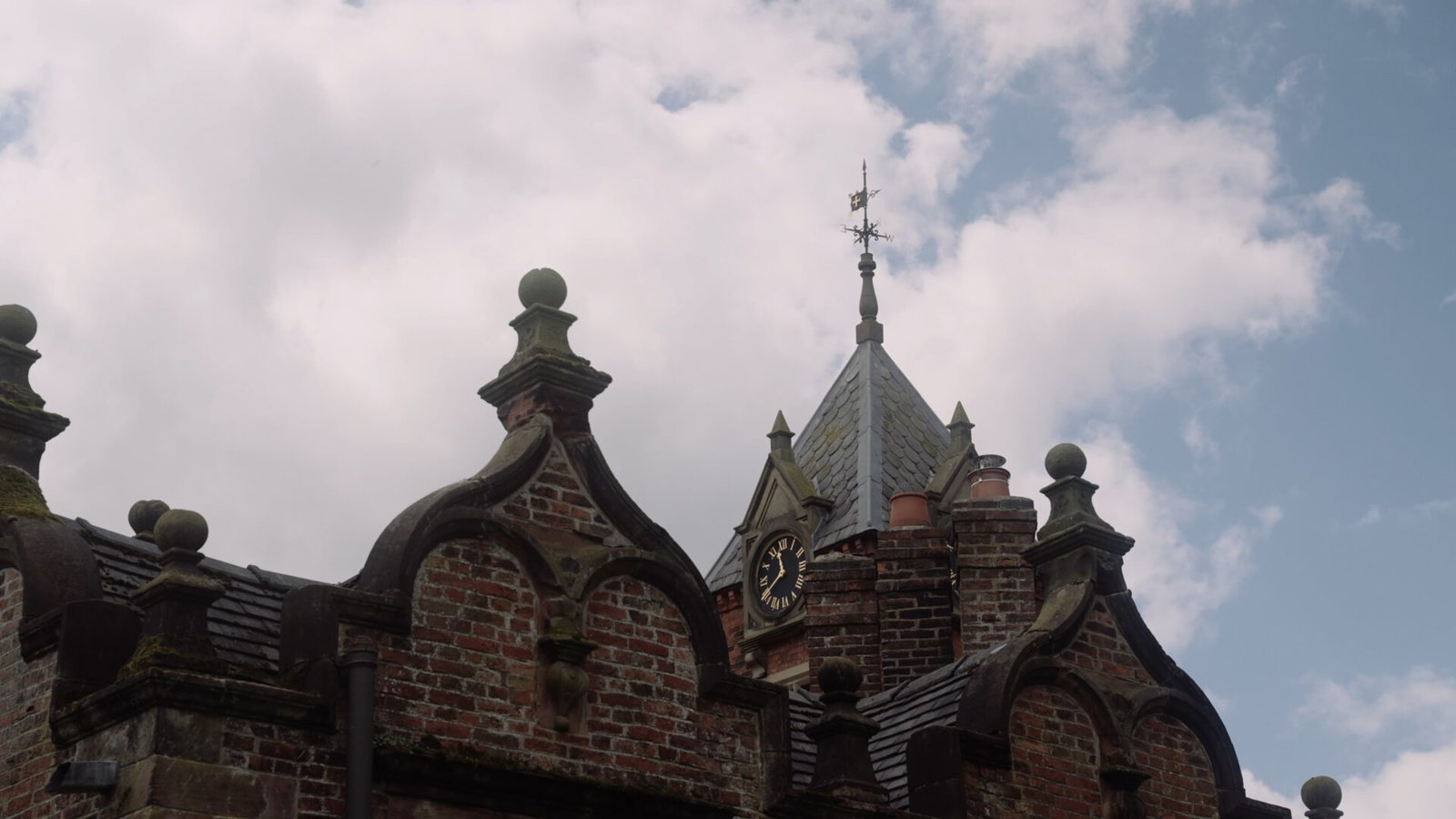 Dorfold Hall Clock