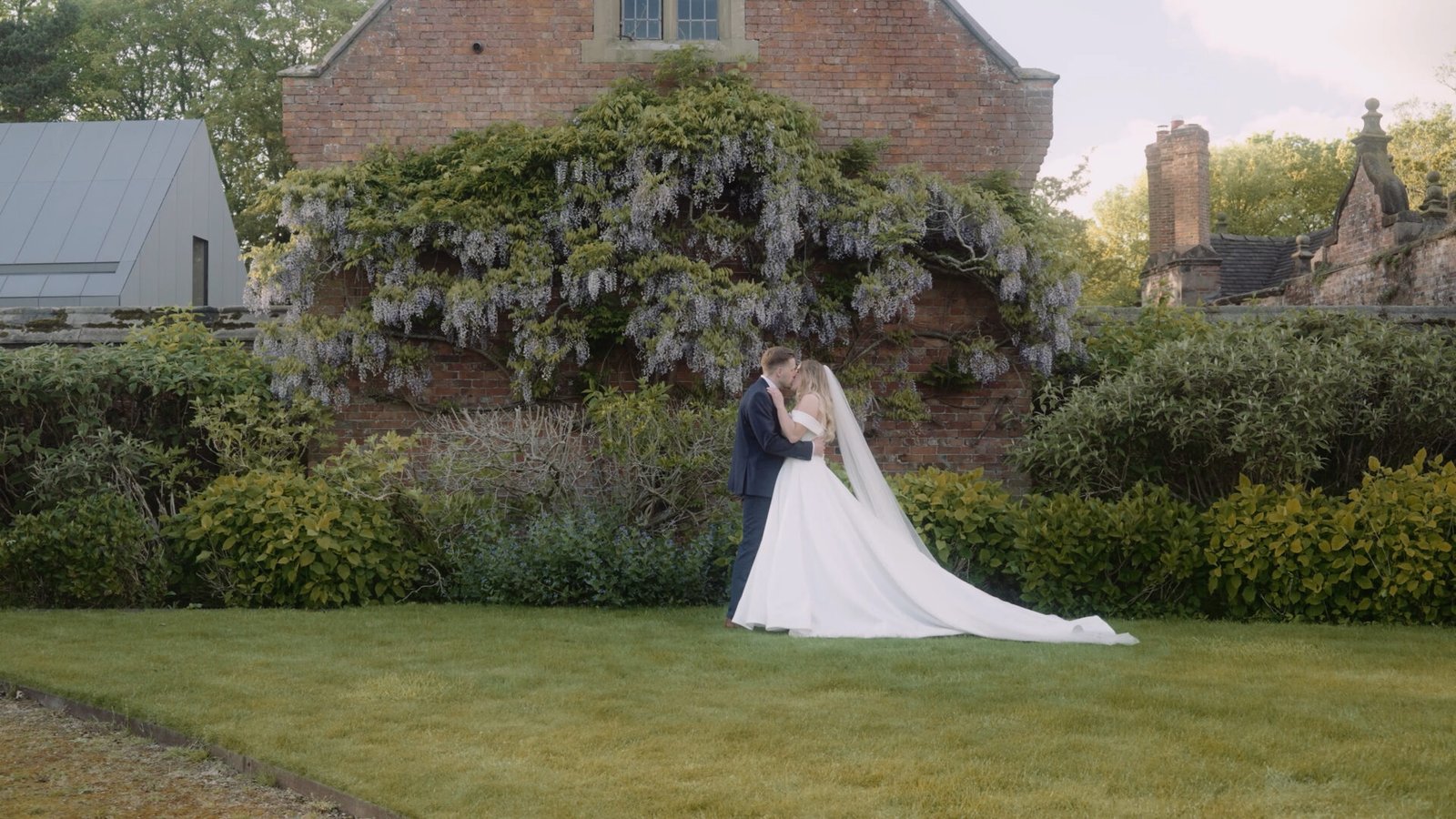 Emma and Alex’s couple portraits in the grounds of Dorfold Hall